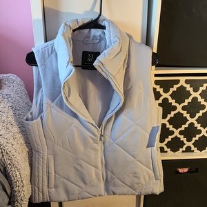 NWT light gray puffer vest NY&CO